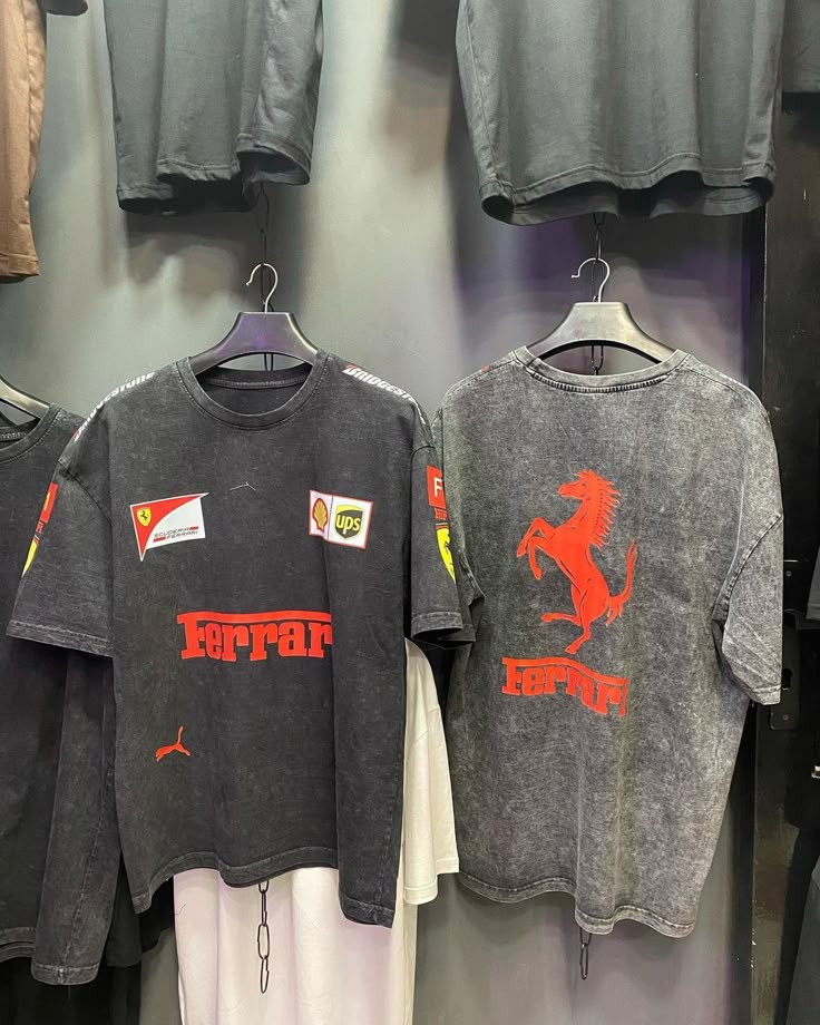 Ferrari Classic Logo Graphic T-Shirt